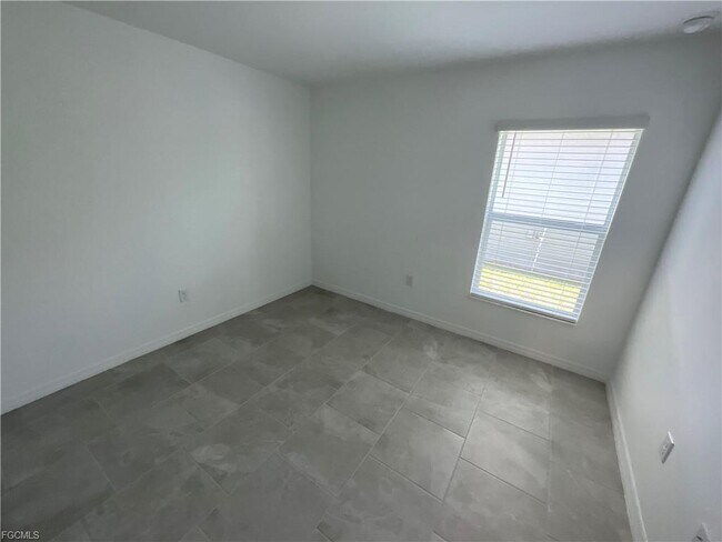 Building Photo - 3850 Treasure Oak Wy