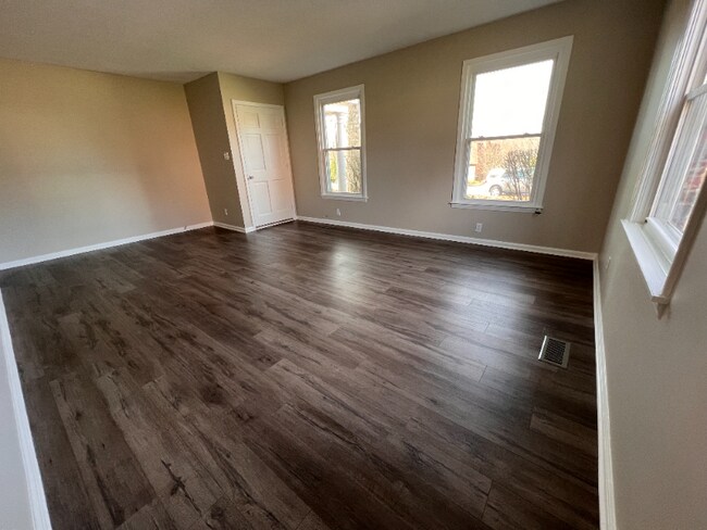 Building Photo - 234 Wildwood Dr