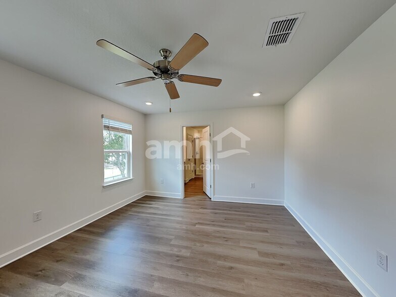 Building Photo - 16710 Cheyanne Ct