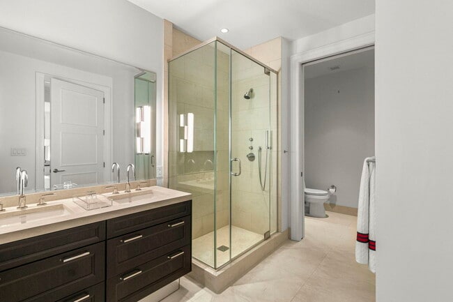 Building Photo - 118 E Erie St