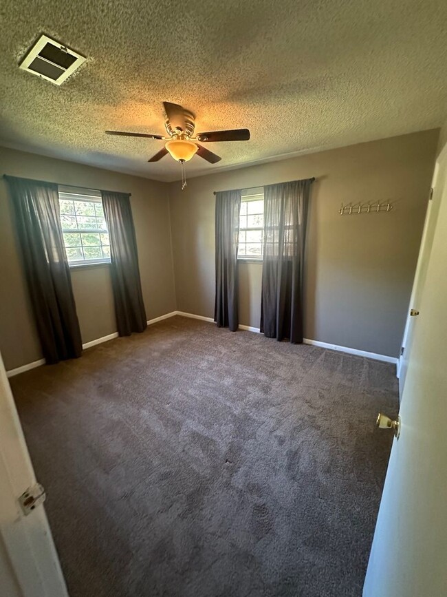 Building Photo - 2806 Hurricane Lake Rd