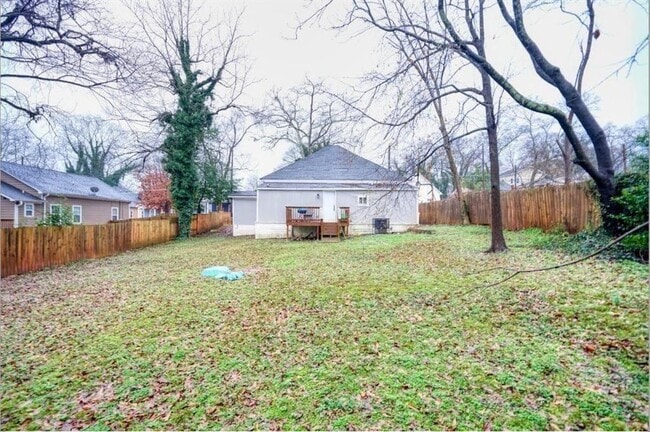 Building Photo - 176 Racine St SW