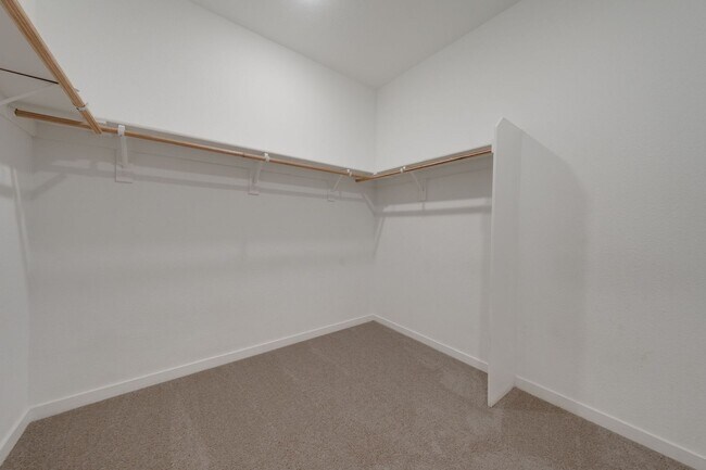 Building Photo - New 4 Bedroom Home with Next Gen Suite + S...