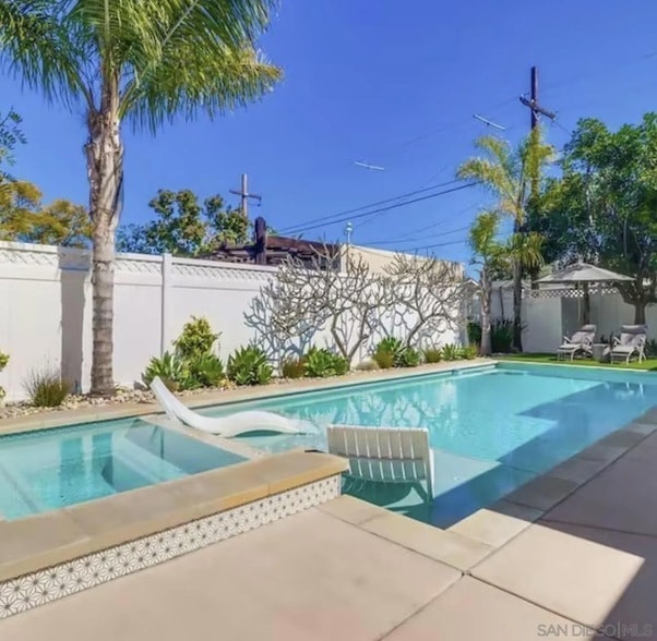 Building Photo - 301 7th St