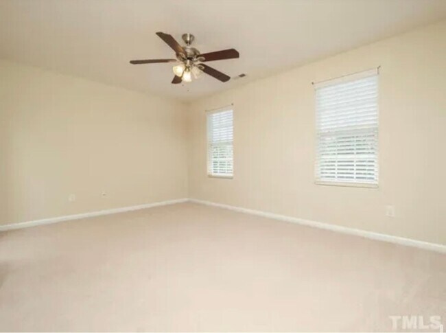 Building Photo - Charming 2BR Townhouse near DT Raleigh