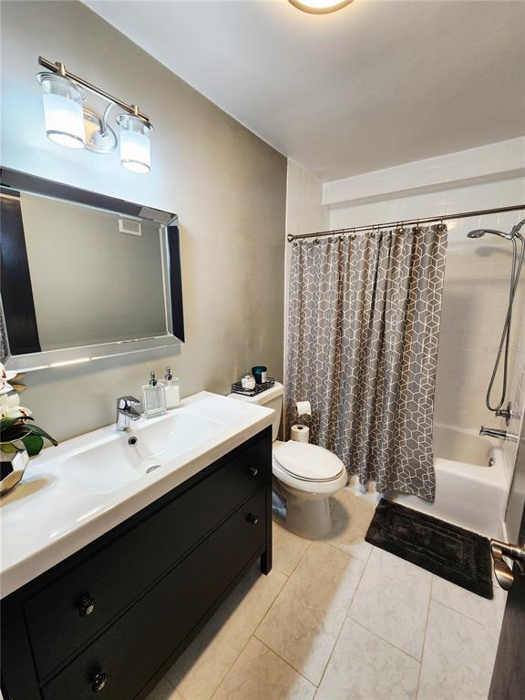 Building Photo - 4651 1st St NE