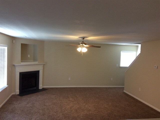 Building Photo - 10717 Pointer Ridge Dr