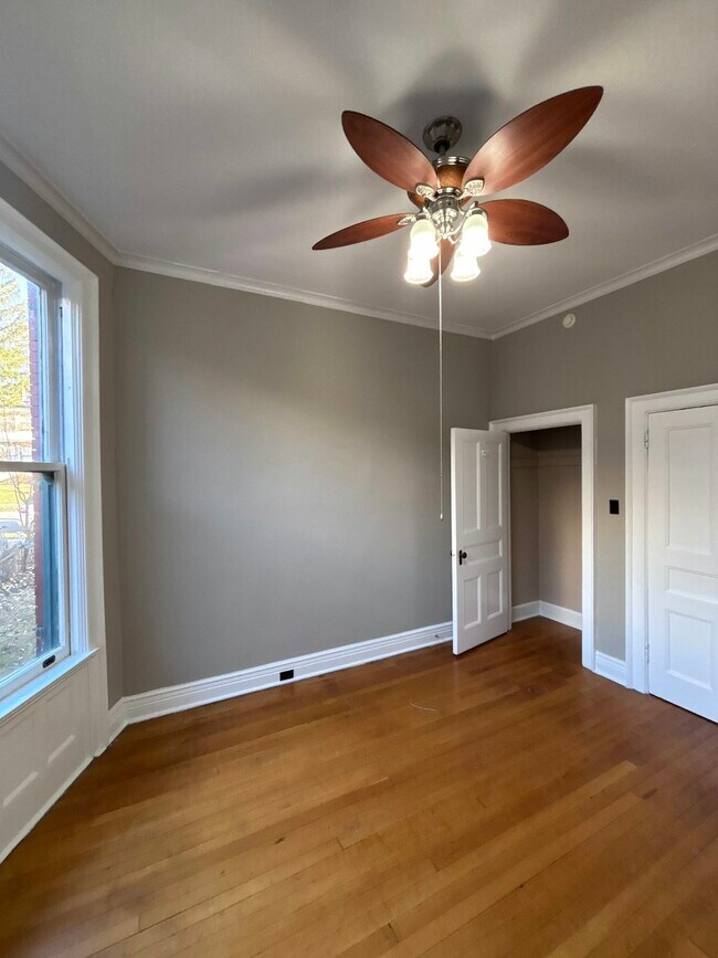 Building Photo - 509 Monroe Ave