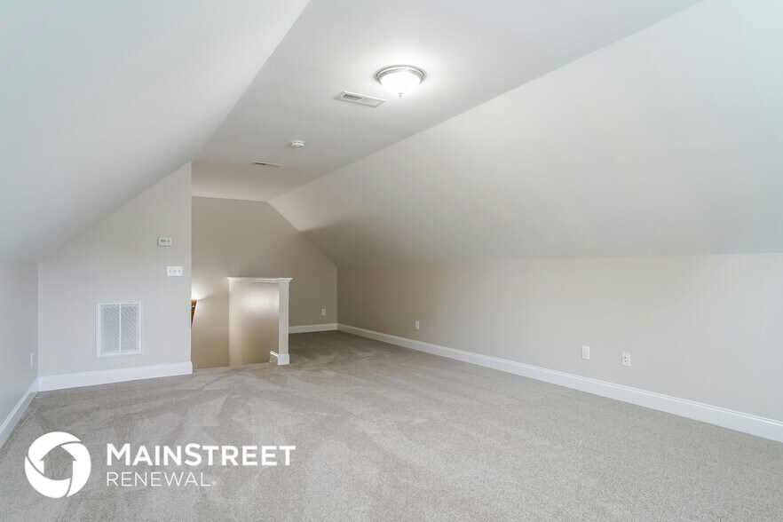 Building Photo - 110 Canterbury Dr