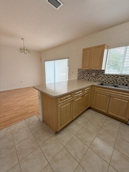 Building Photo - 8537 SW 214th Ln