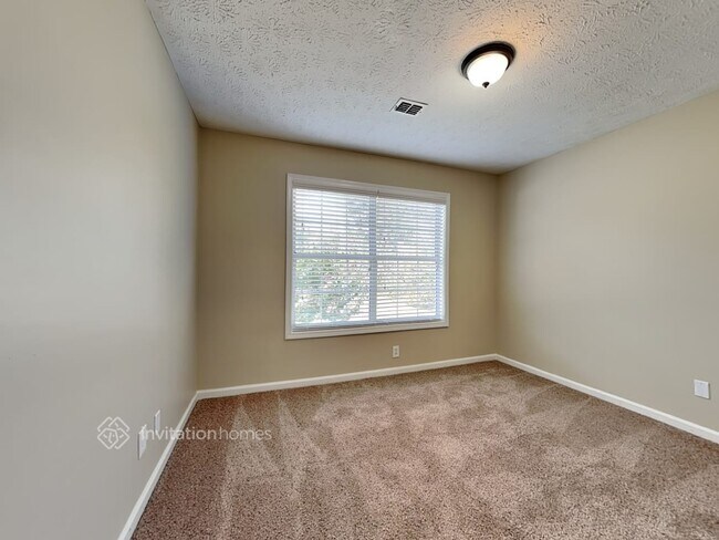 Building Photo - 2565 Suwanee Lakes Trail NW