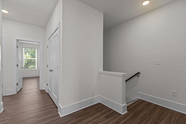 Building Photo - Gorgeous New Construction!  Updated Kitche...