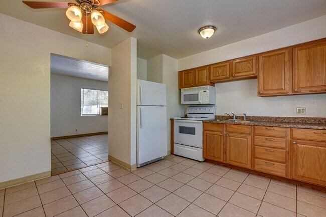 Building Photo - 278 S Hardin St