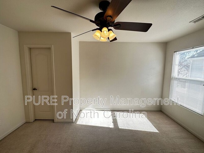 Building Photo - 723 Skywatch Ln