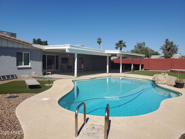 Building Photo - 4503 W Loma Ln