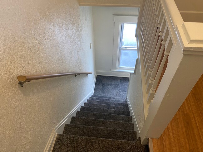 Building Photo - 1629 Grantwood Ave