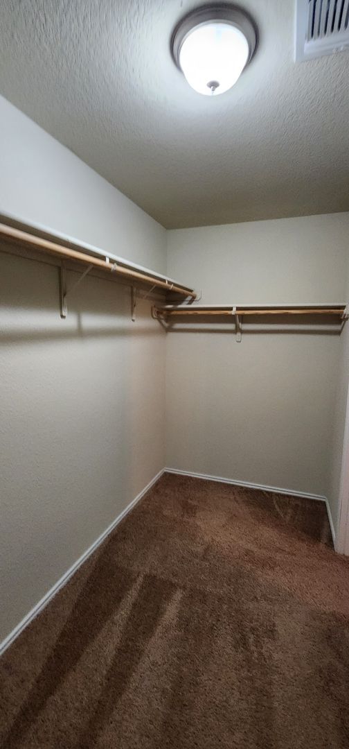 Building Photo - Beautiful 3 Bedroom House