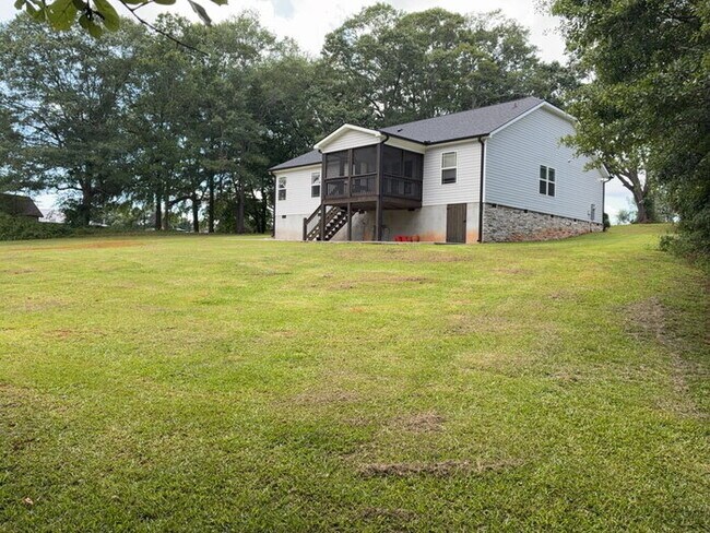 Building Photo - "Charming 4-Bedroom Retreat in Anderson with Spacious 1760 Sq Ft Layout - Your Perfect Home Awaits!"