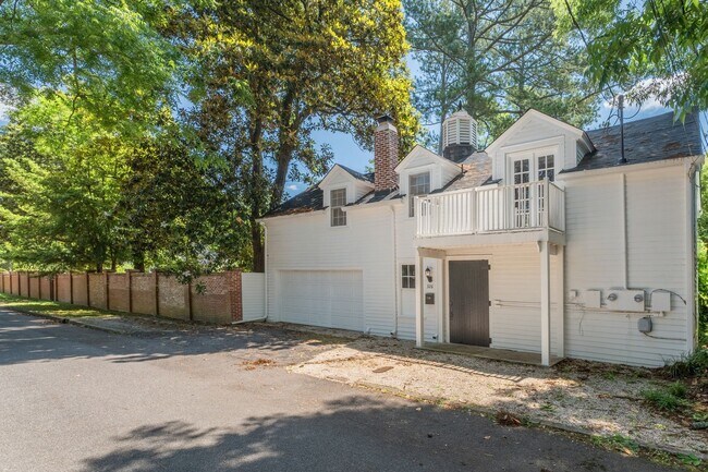 Building Photo - 326 Sumter St SE