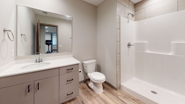 Building Photo - 882 20th Ave SE