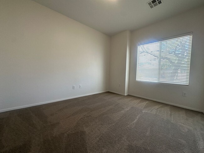 Building Photo - Sun City Aliante - 2 Bedroom and a Den - Great Floor Plan