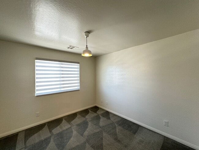 Building Photo - 6784 Pivot Point St
