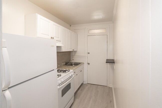 Building Photo - 3217 Dubois Pl SE