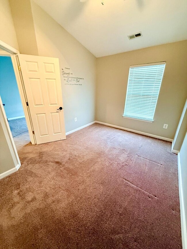 Building Photo - 838 Lowe Rd