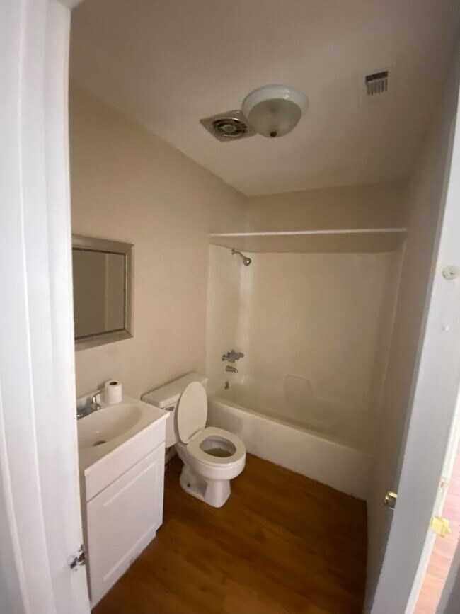 Building Photo - Monthly Paid Rent