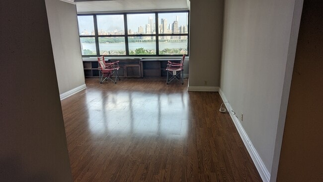 Building Photo - 7002 Kennedy Blvd E