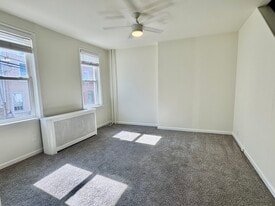 Building Photo - 128 Gay St
