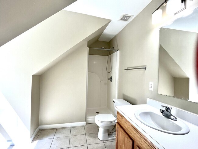 Building Photo - 911 Old Hickory Ln