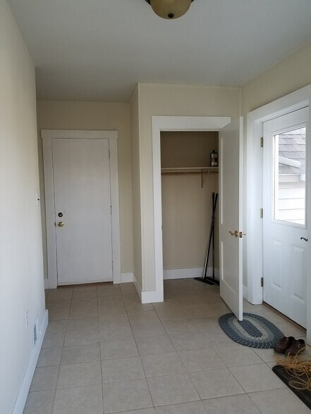 Sunroom - 3400 Tower Ln