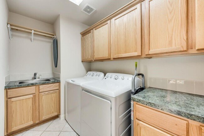 Building Photo - 9308 Orangewood Trail