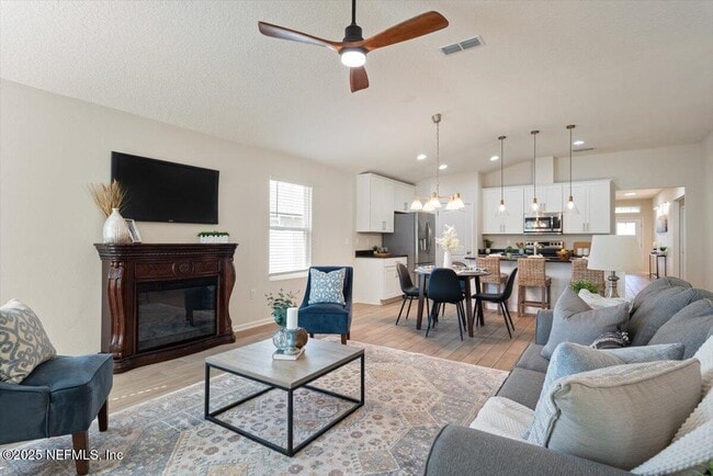 Building Photo - 88 N Hamilton Springs Rd