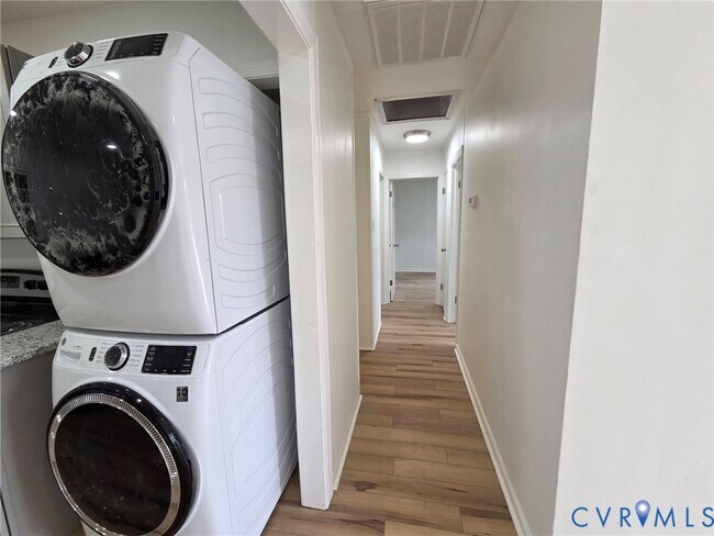 Building Photo - 5506 Campbell Ave