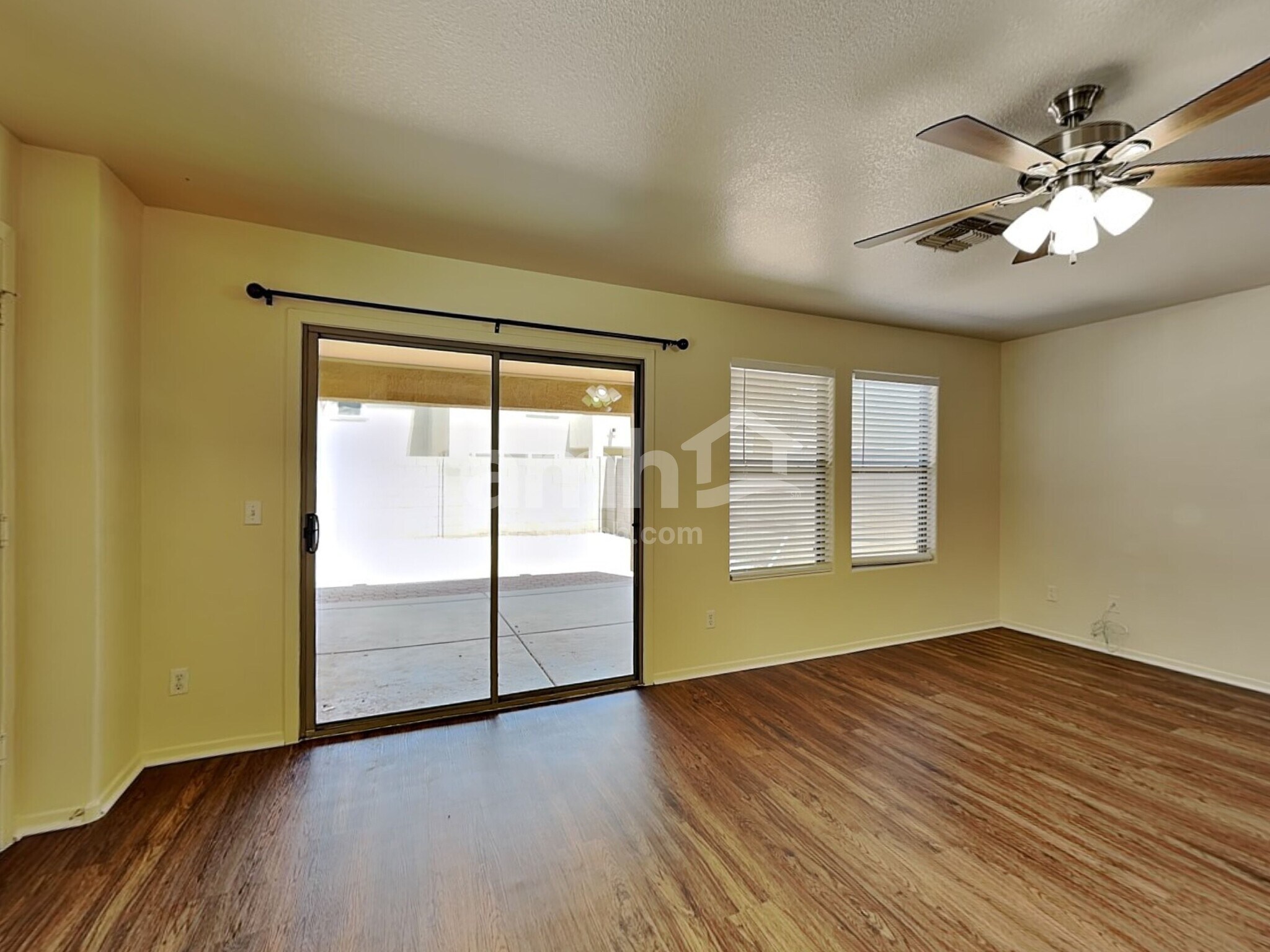 Building Photo - 18554 W Mariposa Dr