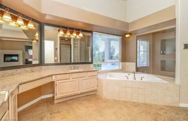 Building Photo - 2460 Monarch Bay Dr