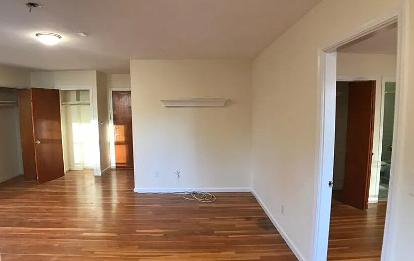 Building Photo - 1999 Commonwealth Ave