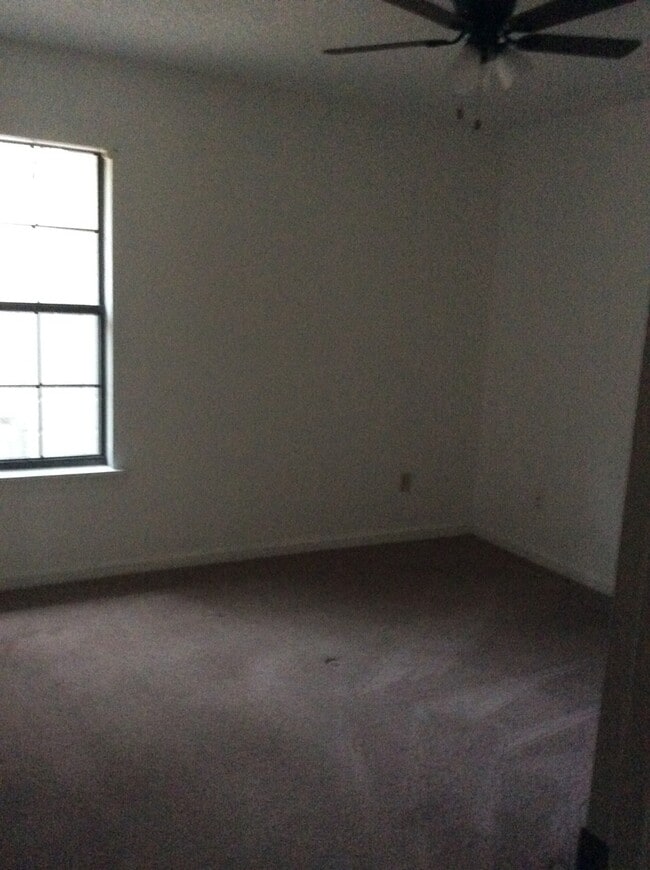 Building Photo - Duplex in Crawfordville