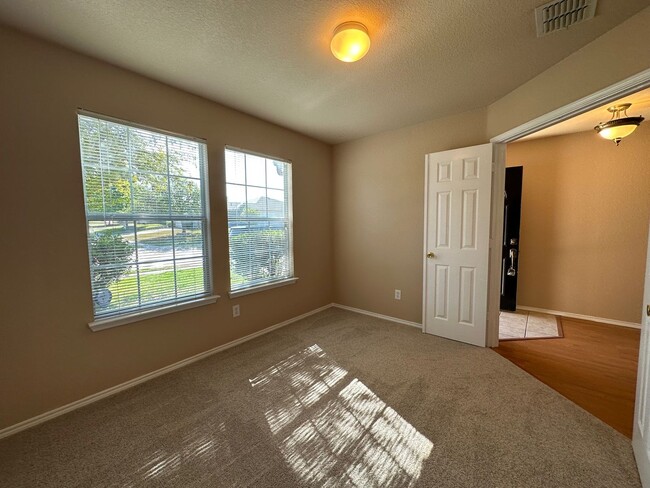 Building Photo - MUST SEE! Available for move in NOW- Lovel...