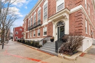 Building Photo - 17 Central St