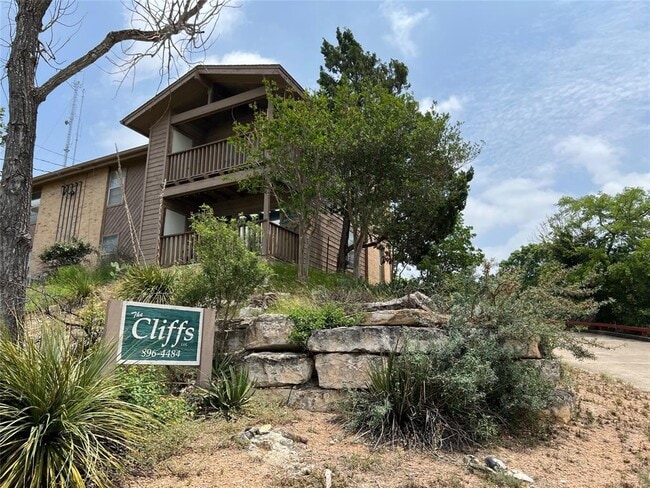 Primary Photo - 1713 Hiawatha Dr