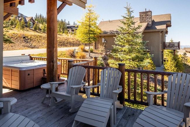 Building Photo - 5 Bandit Way