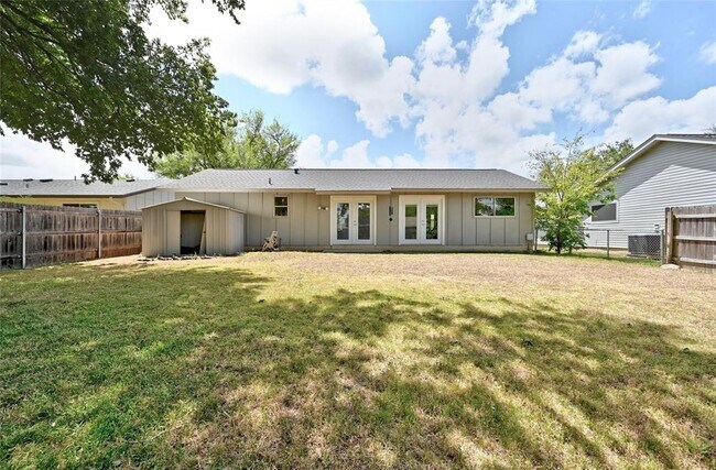 Building Photo - 2313 Aldford Dr