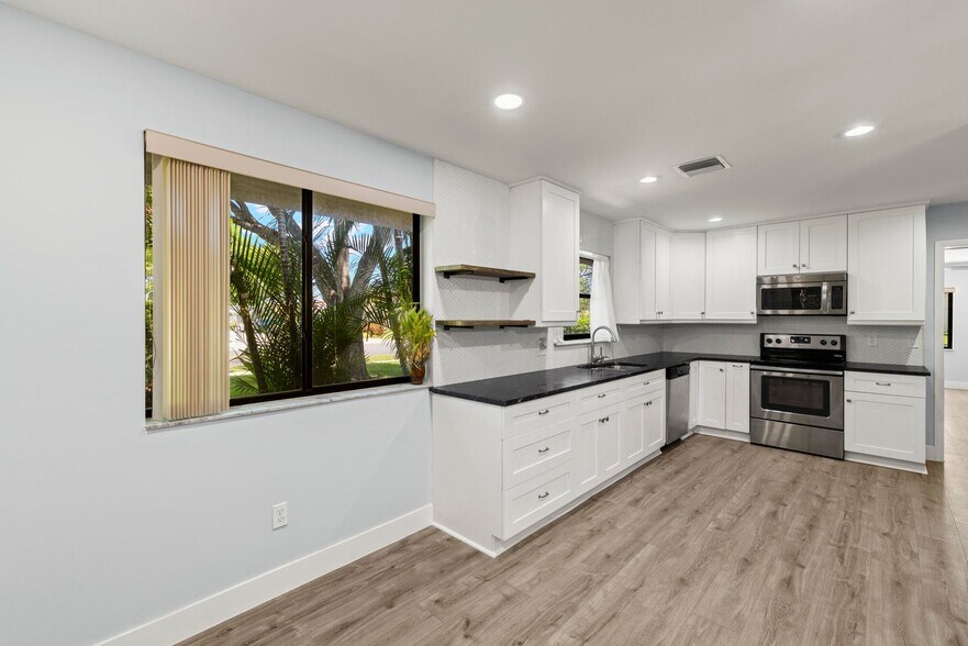 Primary Photo - 3115 NW 12th St