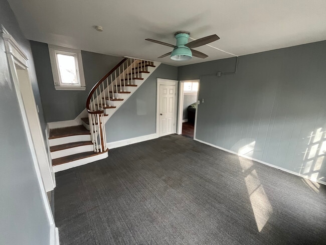 Building Photo - 544 King St