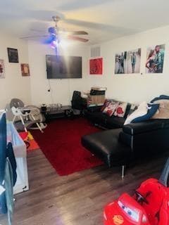 Building Photo - 9837 Walnut St