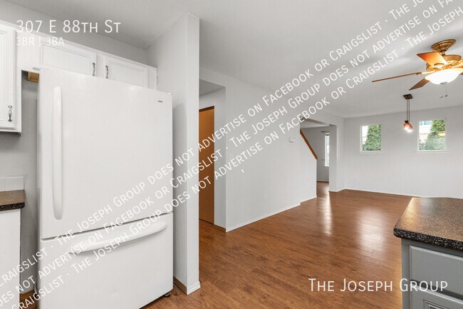 Building Photo - 307 E 88th St