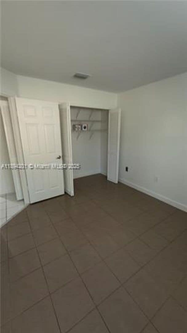 Building Photo - 1070 NW 129th Pl